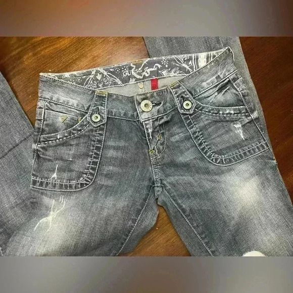 Guess boot cut women’s jeans - Picture 3 of 5